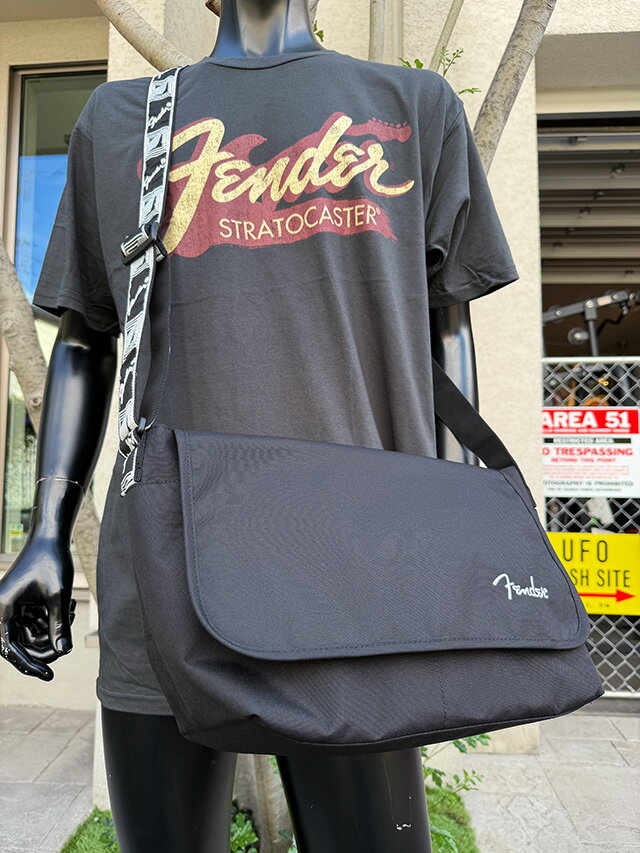 フェンダー　オフィシャル　フラップ　ショルダーバッグ　（Lサイズ/グレーストラップ）　FENDER　 ...
