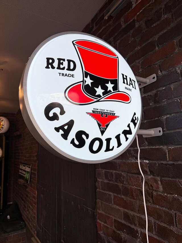 レッドハットガソリン　ガスステーション　ディスプレイサイン　LED仕様　壁面＆置き型の2WAY設置が ...