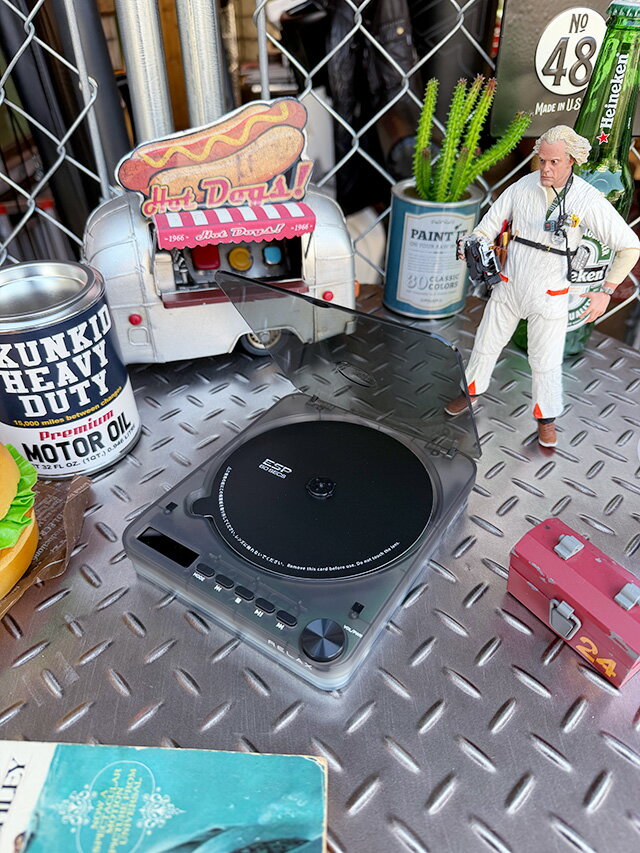 スピーカー内蔵で本体だけですぐ聴ける！ リラックス ピクセルチューンズ CDプレーヤー Bluetooth ワイヤレス コードレス 高音質 壁掛け＆卓上 アメリカン雑貨 アメリカ雑貨 レトロ ノスタルジック おしゃれ Y2K