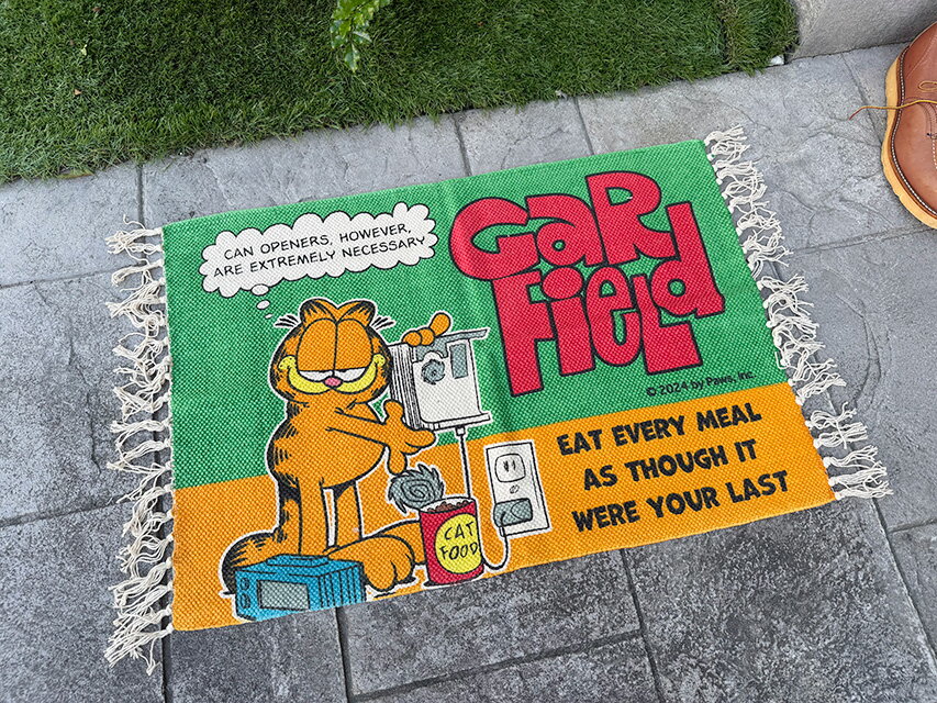ガーフィールド コットンマット 70cm レギュラーサイズ （グリーン×イエロー/CAN OPENER） アメリカン雑貨 アメリカ雑貨 生活雑貨 ラグ カーペット インテリアマット 玄関マット グッズ おしゃれ ショップインテリア