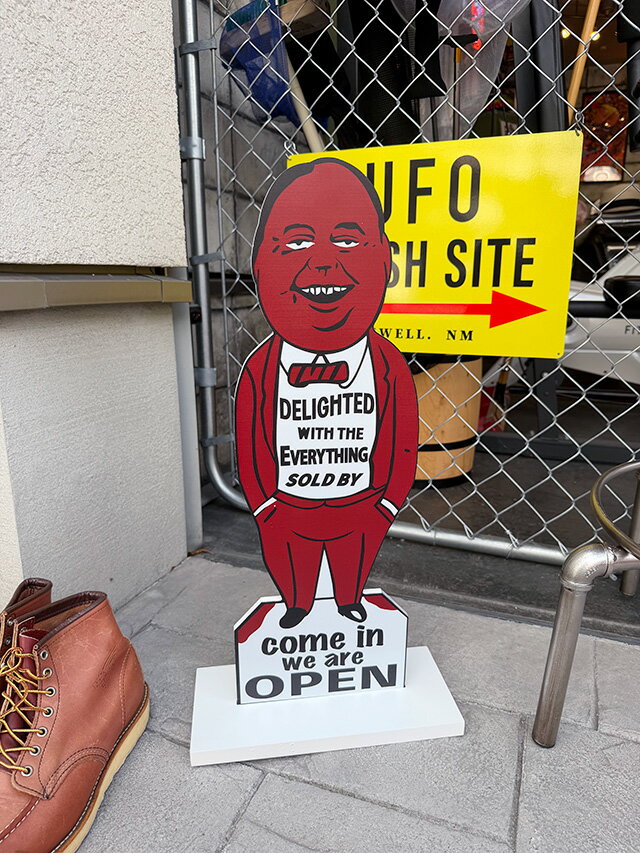 イーサン・アレン・クロージア　アドバタイジング看板　スタンディングサイン　昔のヴィンテージ看板の復刻 ...