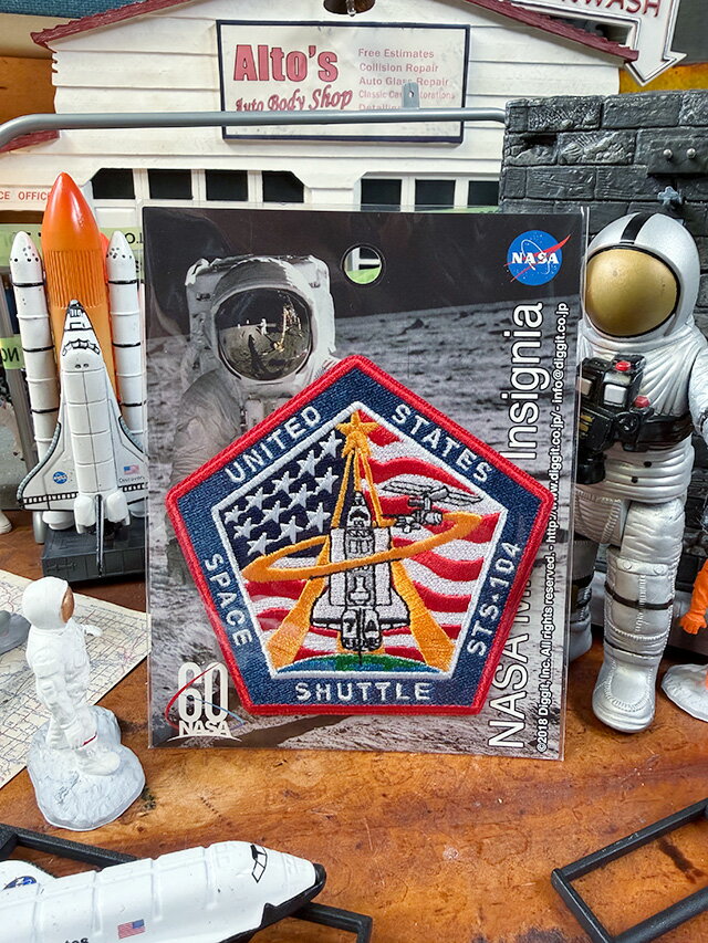 NASA　オフィシャル　ワッペン　（スペースシャトル/STS-104）　アメリカン雑貨　アメリカ雑貨　宇宙グッズ　宇宙雑貨　アメカジ　カジュアル　おしゃれ　かっこいい　アイロンワッペン　アイロンパッチ