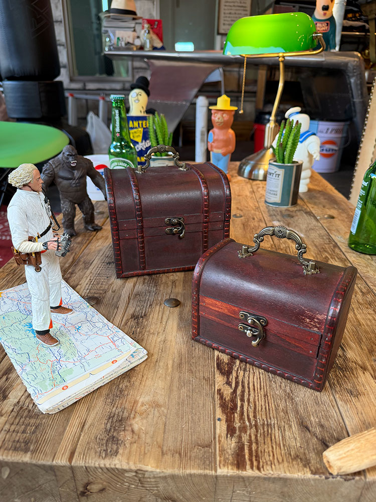 海賊宝箱 アンティークトランクケース 2個セット （ライトブラウン2） アメリカン雑貨 アメリカ雑貨 アンティーク風 ヴィンテージ風 ビンテージ風 レトロ ノスタルジック グッズ おしゃれ ショップインテリア