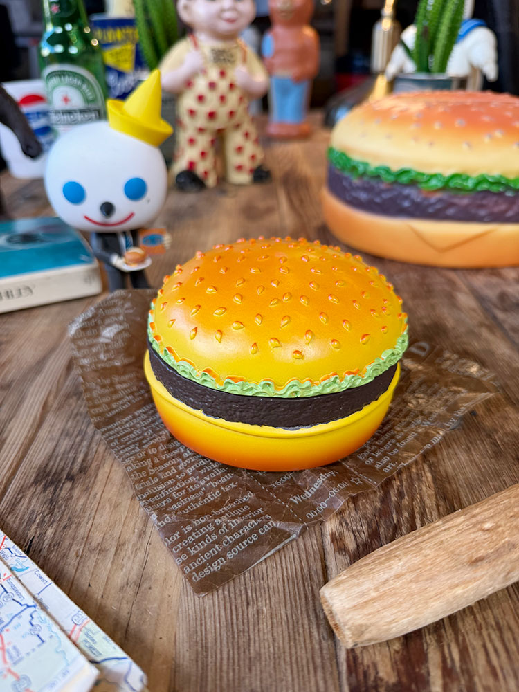 ハンバーガー　灰皿＆小物入れ　ポリレジン　オブジェ　アメリカン雑貨　アメリカ雑貨　ガレージ雑貨　ガレージング雑貨　喫煙グッズ　おしゃれ パブグッズ　バーグッズ　自宅バー　ショップインテリア　喫煙雑貨