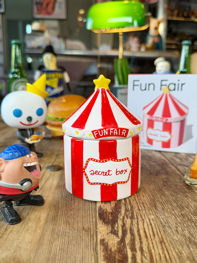 ファンフェア サーカスのテント型 シークレットボックス 小物入れ 陶器製 アメリカン雑貨 アメリカ雑貨 グッズ おしゃれ ショップインテリア