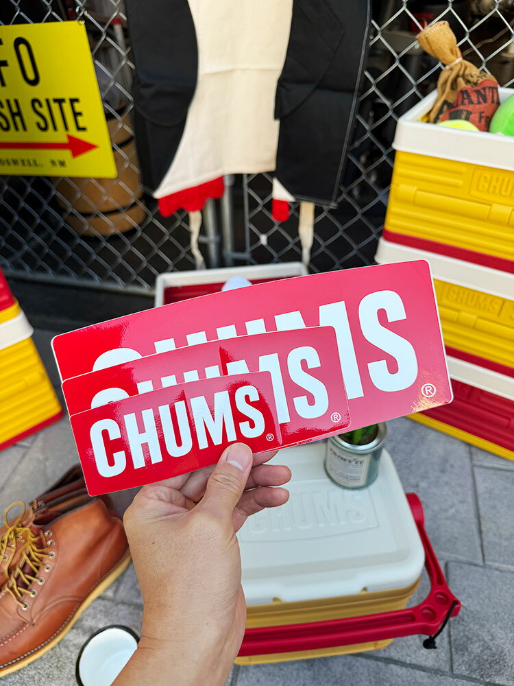 CHUMS　チャムス　レッドロゴ　オフィシャル　ステッカー　（大中小/全3サイズセット）　アメリカン雑貨　アメリカ雑貨　おしゃれキャンプ　おしゃれキャンパー　アウトドアグッズ　BBQ　バーベキュー　グランピング　無骨　かっこいい　シール　デカール