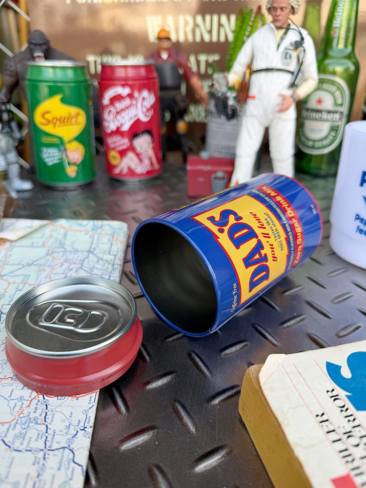 ダッズ ルートビア シークレット缶 アメリカン雑貨 アメリカ雑貨 カンパニーグッズ アメリカンカンパニー 企業グッズ アメキャラ おしゃれ ショップインテリア