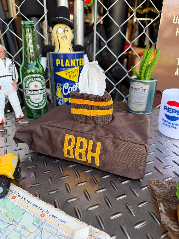 カレッジジャケット リブ "BBH" ティッシュケース （ブラウン） トスダイス ティッシュカバー ※袋入りティッシュ用 アメリカン雑貨 アメリカ雑貨 グッズ おしゃれ ショップインテリア 生活雑貨