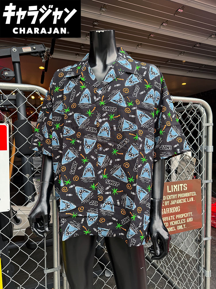 映画 ジョーズ トロピカルシャーク アロハシャツ （LLサイズ） ※Lサイズは元々展開なし キャラジャン アメリカン雑貨 アメリカ雑貨 おしゃれ 半袖 アメカジ カジュアルシャツ 開襟シャツ