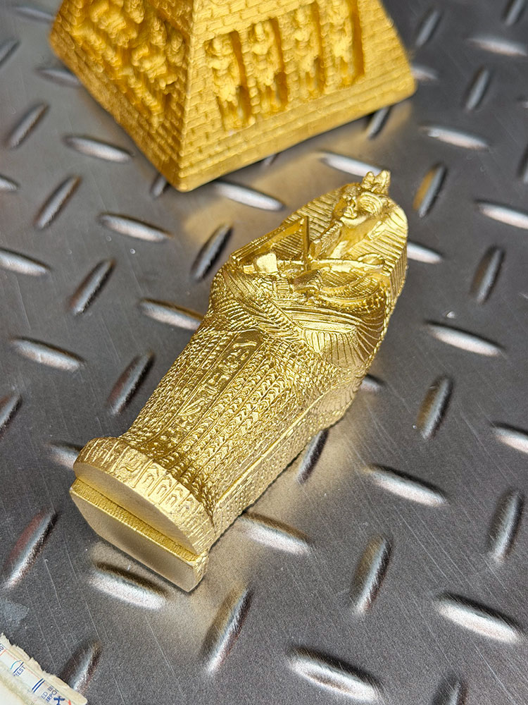 樂天商城 - ミニ　ツタンカーメン＆ミイラセット　ポリレジン　オブジェ　エジプト　黄金石棺　アメリカン雑貨　アメリカ雑貨　ジョークグッズ　ジョーク雑貨　おもしろ　プレゼント　ギフト　おしゃれ　ショップインテリア　フィギュア　ミニチュア