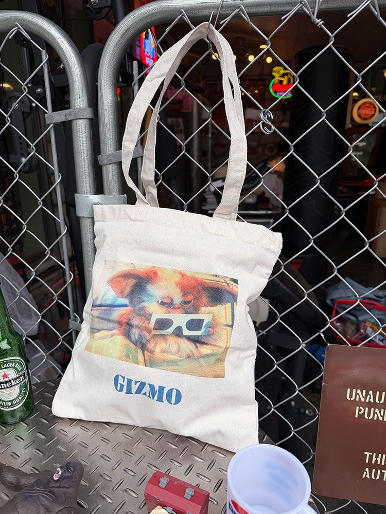 樂天商城 - 映画　グレムリン　ギズモ　オフィシャル　トートバッグ　（3Dメガネ）　アメリカン雑貨　アメリカ雑貨　グッズ アメカジ　カジュアル　おしゃれ　かっこいい　カバン　鞄