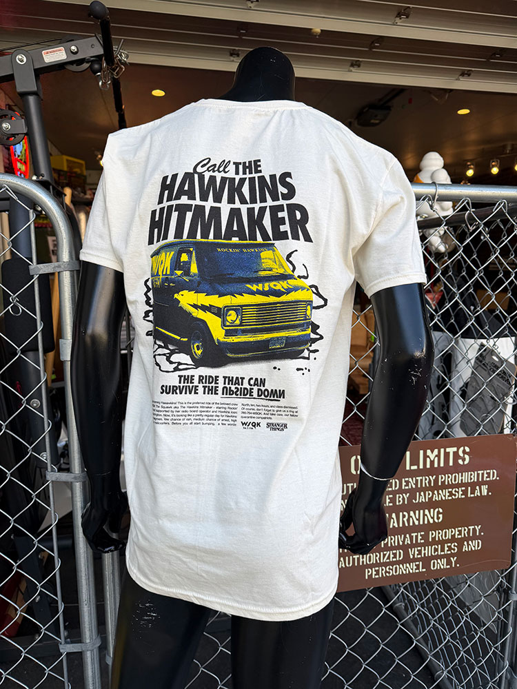 Netflixドラマ ストレンジャーシングス WSQK - The Squawk 94.5 FM オフィシャル Tシャツ 公式グッズ アメリカン雑貨 アメリカ雑貨 海外ドラマ 映画グッズ おしゃれ ショップインテリア