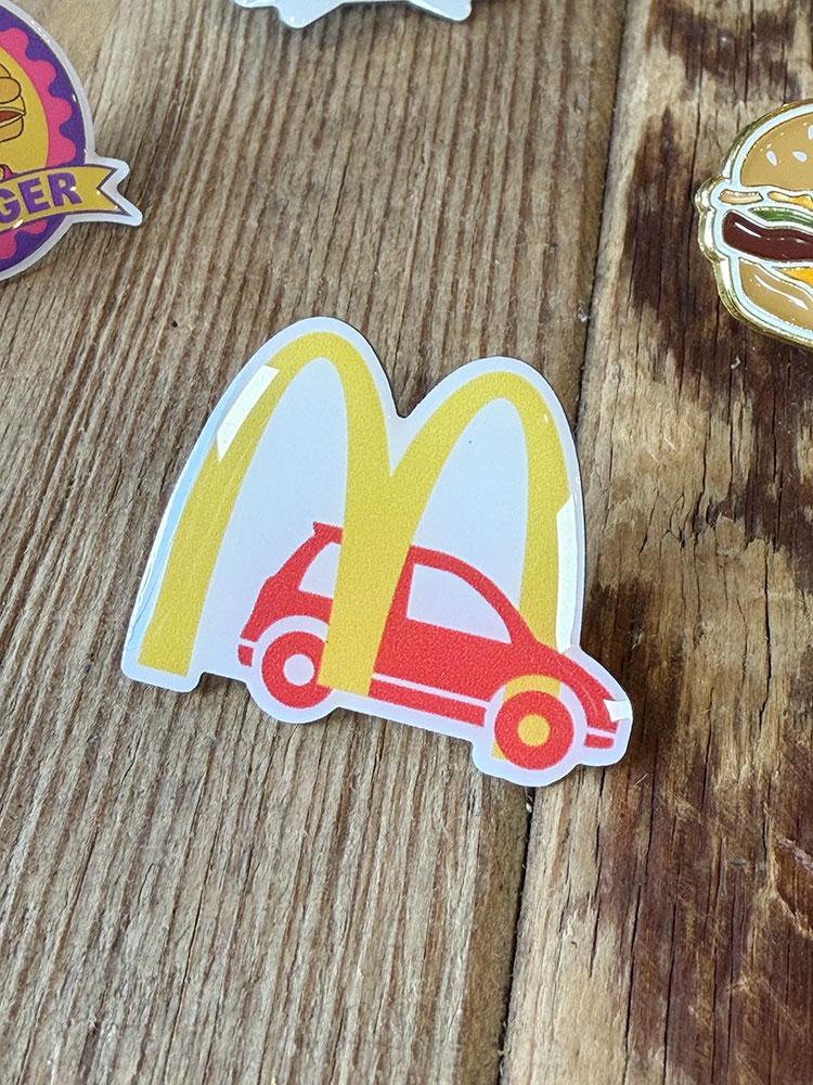 樂天商城 - マクドナルド　マックピンズ　（ドライブスルー）　単品　アメリカン雑貨　アメリカ雑貨　カンパニーグッズ　アメリカンカンパニー　企業グッズ　マックグッズ　おしゃれ　コレクターズアイテム　コレクターグッズ　マックフリーク