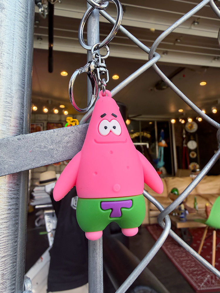 樂天商城 - スポンジボブ　PVCフィギュア　キーホルダー　（パトリック）　アメリカン雑貨　アメリカ雑貨　キャラクターグッズ　キャラグッズ　アメキャラ　おしゃれ　ショップインテリア