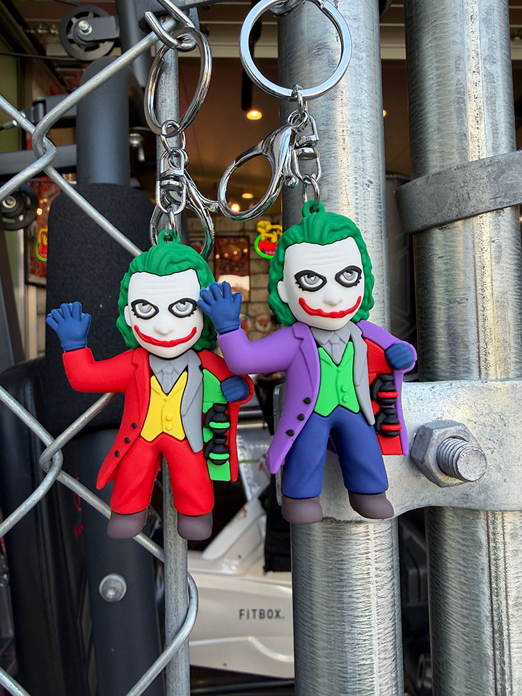 樂天商城 - ジョーカー　PVCフィギュア　キーホルダー　（2体セット）　DC　バットマン　アメリカン雑貨　アメリカ雑貨　キャラクターグッズ　キャラグッズ　アメキャラ　アメトイ　おしゃれ　ショップインテリア