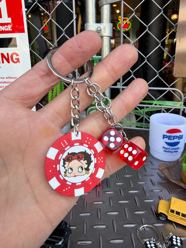 ベティ・ブープ　カジノチップ＆ツインダイス　キーホルダー　アメリカン雑貨　アメリカ雑貨　キャラグッズ　アメキャラ　ベティー　ベティーちゃん　ベティちゃん　おしゃれ　ショップインテリア