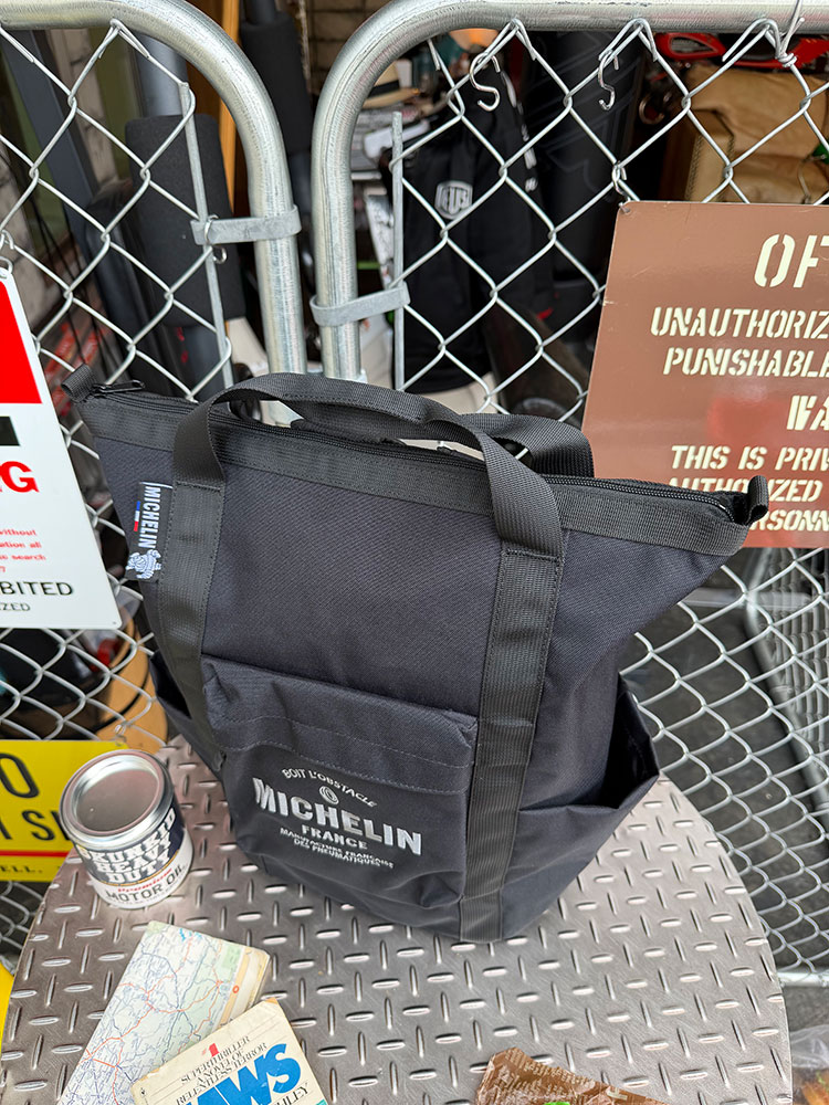 ミシュラン　トートバックパック　17L　（ブラック）　リュック　キャリーケースに取り付け可能　アメリカン雑貨　アメリカ雑貨　グッズ アメカジ　カジュアル　おしゃれ　かっこいい　カバン　旅行鞄　トラベルバッグ candytower-10060304 アメリカ雑貨通販キャンディタワー サンプル画像2