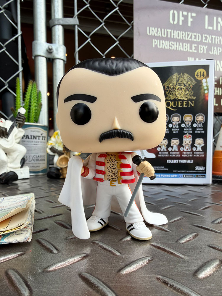 新品 アスティエ オーナメント フレディ マーキュリー QUEEN クイーン ROYAL MINTがフレディ・マーキュリーのコレクターズコインで国中を