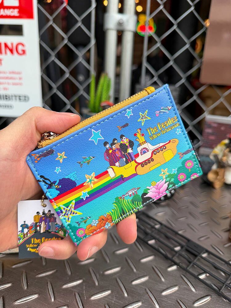ビートルズ　スリムウォレット　（イエローサブマリン）　カードケース　コインポーチ　公式グッズ　アメリカン雑貨　アメリカ雑貨　グッズ アメカジ　カジュアル　おしゃれ　かっこいい　ミニポーチ　ガジェットケース　小銭入れ　コインケース　ミニサイフ
