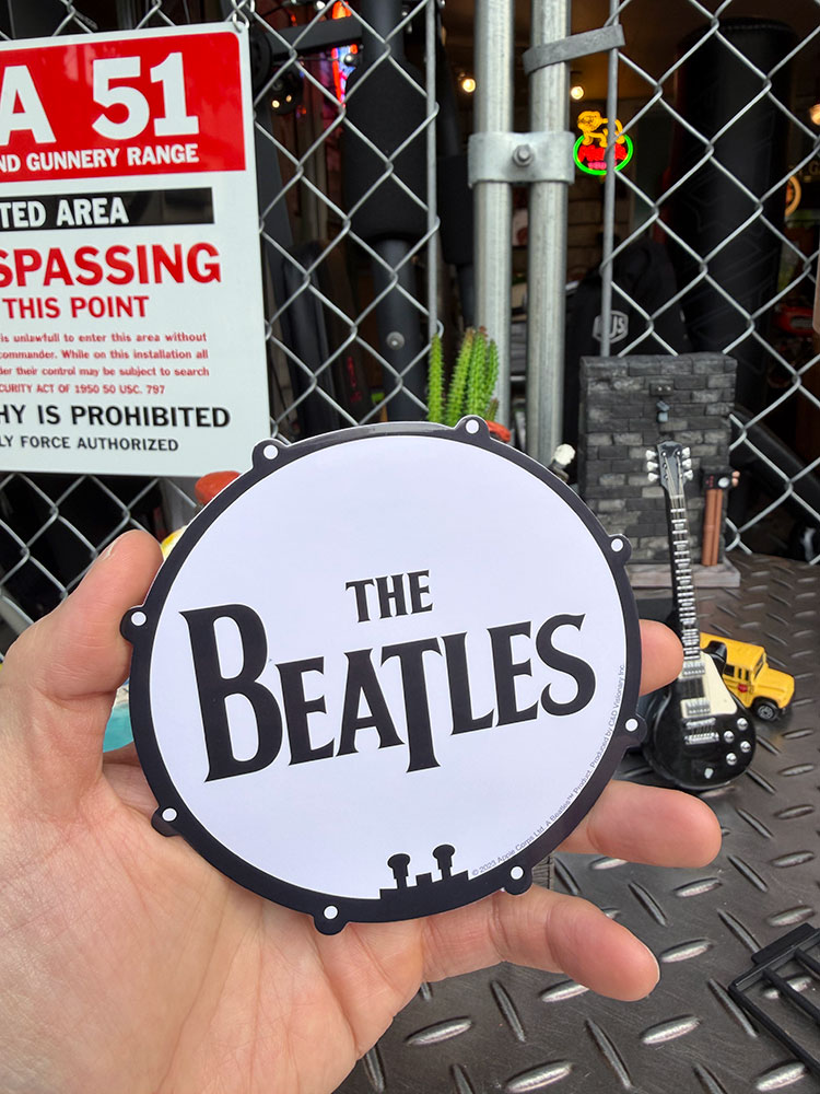 ビートルズ　バスドラムロゴ　オフィシャル　ステッカー　公式グッズ　アメリカン雑貨　アメリカ雑貨　グッズ　おしゃれ　ショップインテリア　シール　デカール