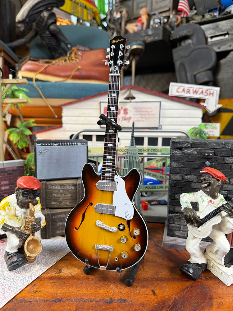 ビートルズ　ジョン・レノン　エピフォン　1965　カジノ　オフィシャルライセンス　ミニギター　レプリカ　1/4スケール　単品　公式グッズ