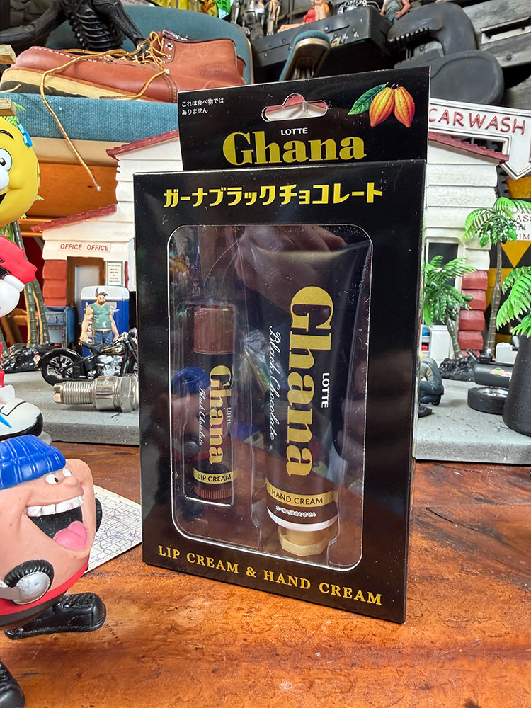 樂天商城 - ロッテ　ガーナ ブラックチョコレート　リップクリーム＆ハンドクリーム　セット　（チョコレートの香り）　アメリカン雑貨　アメリカ雑貨　カンパニーグッズ　アメリカンカンパニー　企業グッズ　アメキャラ　おしゃれ　ショップインテリア