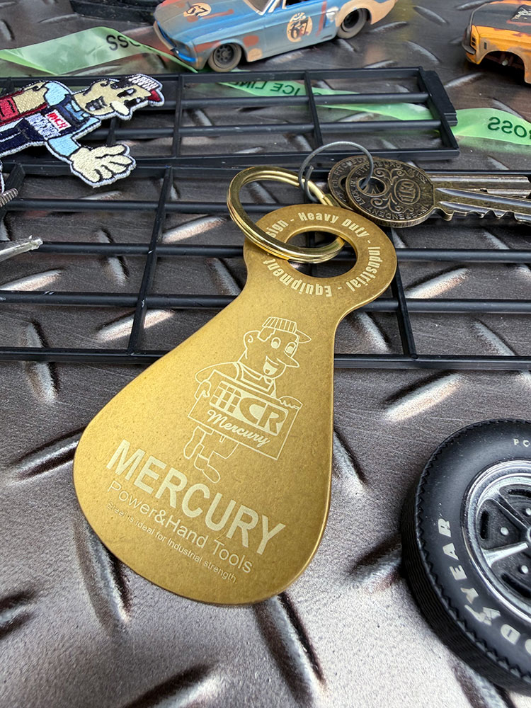 マーキュリー　ブラス　シューホーン　キーホルダー　（Mr.Tワーカー）　靴べら型キーホルダー　アメリカン雑貨　アメリカ雑貨　カンパニーグッズ　アメリカンカンパニー　企業グッズ　アメキャラ　おしゃれ　ショップインテリア