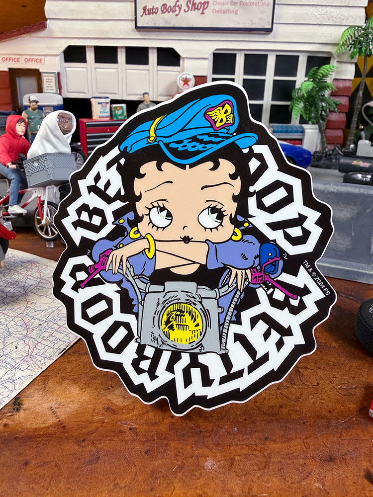 Rakuten - ベティ・ブープ　オフィシャル　ステッカー　大　（BIKER）　アメリカン雑貨　アメリカ雑貨　キャラグッズ　アメキャラ　ベティー　ベティーちゃん　ベティちゃん　おしゃれ　ショップインテリア　シール　デカール