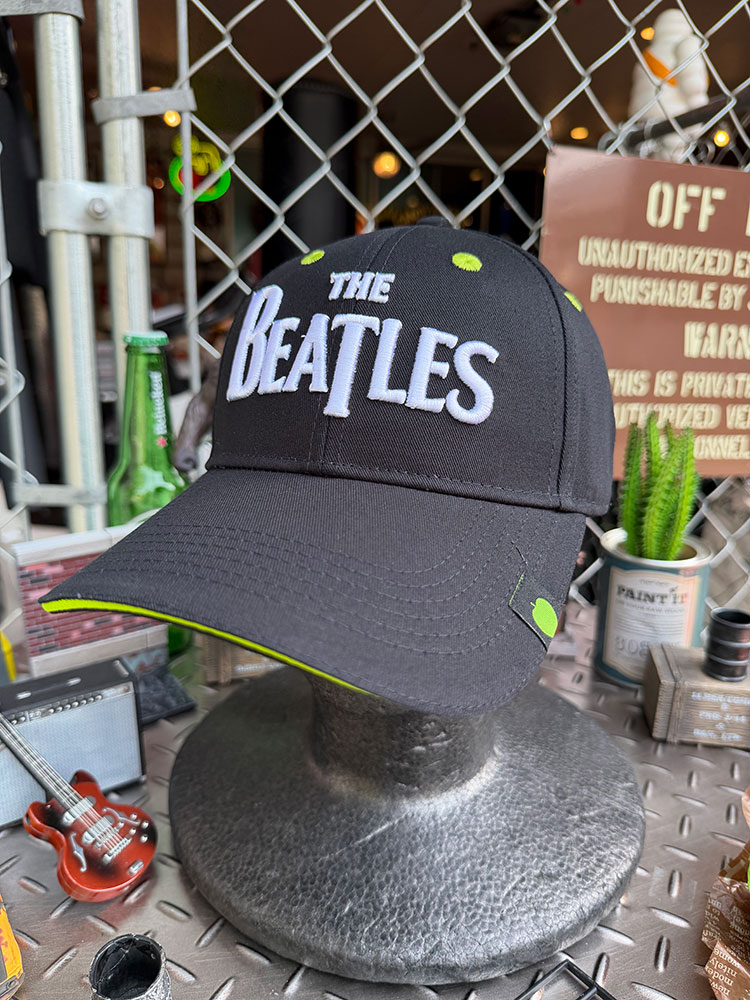 ビートルズ　オフィシャル　DROP T 刺繍ロゴ　キャップ　（ブラック×グリーンアップル）　公式グッズ　アメリカン雑貨　アメリカ雑貨　グッズ　おしゃれ　ショップインテリア