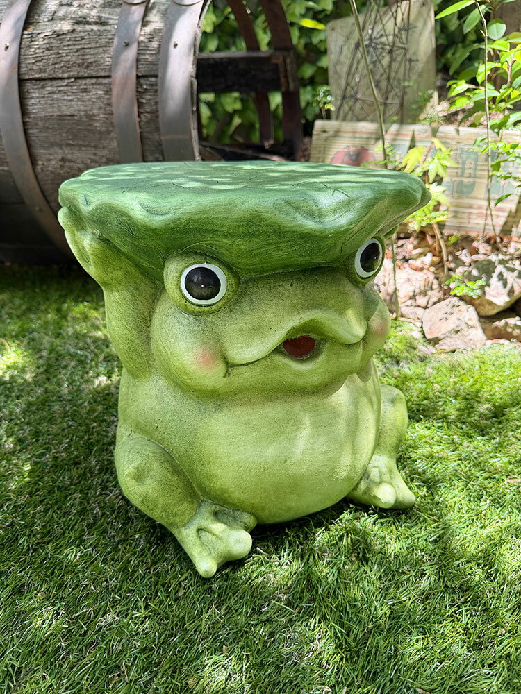フロッグ　フラワースタンド　カエルの花台　おすわりカエル　縁起物　アメリカン雑貨　アメリカ雑貨　ガー ...