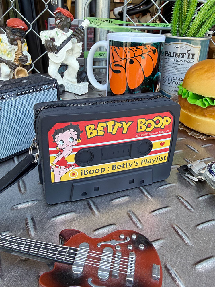 乐天商城 - ベティ・ブープ　カセットテープ型シリコンポーチ　アメリカン雑貨　アメリカ雑貨　キャラグッズ　アメキャラ　ベティー　ベティーちゃん　ベティちゃん　おしゃれ　ショップインテリア