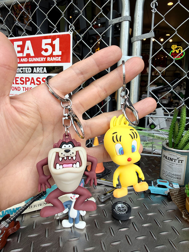 乐天商城 - タズマニアンデビル＆トゥイーティー　PVC　フィギュアキーホルダー　（2個セット）