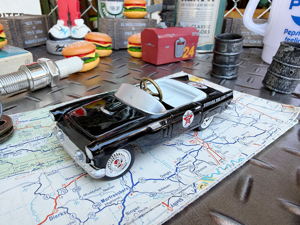 楽天市場】1950年代のアメ車のペダルカーを再現したミニカー 限定品の通販