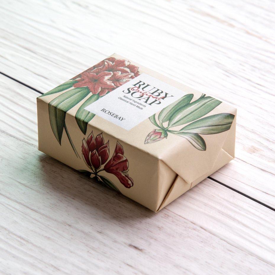 【ROSE BAY】ルビーソープ 100g 洗顔石鹸 固形 石鹸 敏感肌 石けん 乾燥肌 保湿 固形石鹸洗顔 洗顔固形石鹸 洗顔 せっけん 塩せっけん 塩石鹸 固形石鹸 高級石鹸 かわいい 高級 洗顔石けん 50代 40代 30代 ギフト おしゃれ 女性 センスのいい プレゼント コスメのサムネイル