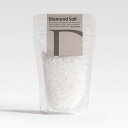 ダイヤモンドソルトは7種類の天然ミネラルを含んだ真っ白な岩塩。さっぱりとしていて、精製塩のような苦辛さがまったくありません。もちろん採掘して粉砕しただけの無漂白100％天然ですので安心してお使いいただけます。どんな料理にも相性が良いので、普段使いでいろいろとお試し下さい。※2020年11月1日パッケージ変更致しました。※サムネイル写真は使用例です。製品情報ご使用方法こちらの商品は2mm-5mm角の粒状のものです。ミル（粉砕機）に入れ挽いてお料理にかけるなどしてお使い下さい。 相性の良い料理食材全般 ミネラル成分ナトリウム　カルシウム　鉄　リン　マグネシウム カリウム　塩素 原産国(製造国)ネパール(日本) 製造元株式会社スパイスマインド 【注意事項】 ・開封後はチャックを閉め、できるだけ湿気の少ないところで保管して下さい。 ・賞味期限はございませんが、開封から1年以内にお使いいただくようお願い致します。 ・天然岩塩のため、黒い小さな粒などが含まれる場合がありますがミネラル分の結晶ですので品質には問題ありません。