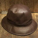 DRESS HIPPYより VEGAS LEATHER HAT がリリース。 レザーのファティーグ型ハット。 【M-37】1937年から41年まで生産されていた U.S.ARMYのデニムハットをベースに DRESS HIPPYオリジナル型で製作。 素材はカウレザーですが柔らかく鞣しております。 【素材】 COW LEAHER 【サイズスペック】 M(約58cm) L(約60cm)