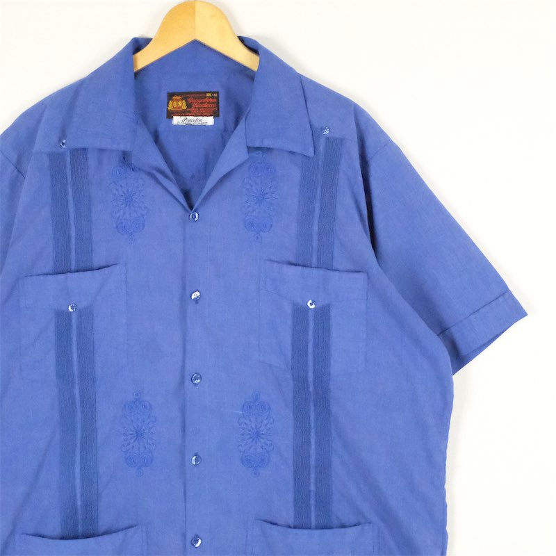 大きいサイズ メンズUS-2XLサイズ 80's guayaberas yucatecas 半袖開襟キューバシャツ グアヤベラシャツ メキシカンシャツ ボックスシャツ オープンカラーシャツ ヴィンテージ 刺繍 プリーツ 胸囲約135cm tn-1341n アメカジ 古着 【中古】