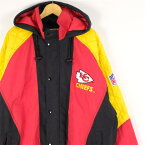 大きいサイズ メンズUS-XLサイズ 90's STARTER × NFL オフィシャル 中綿フーデッドナイロンジャケット カンザスシティ・チーフス スポーツチームジャケット 胸囲約148cm ブラック×レッド×イエロー系 tn-1958 アメカジ BIGサイズ 古着 【中古】