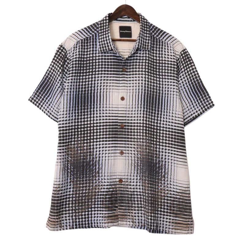 大きいサイズ メンズUS-XLサイズ トミーバハマ TOMMY BAHAMA 100%シルク 半袖ハワイアンアロハシャツ リゾート シャドウ リーフ 胸囲約120cm 総柄 ライトブルー×ブラック系 sc-0020n アメカジ BIGサイズ アメリカ古着 【中古】