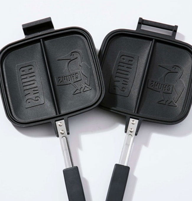 OutdoorStyle サンデーマウンテンの【SALE 25%OFF】チャムス ダブルホットサンドイッチクッカー CHUMS Double HotSandwich Cooker CH62-1180-0000-00 ホットサンドメーカー シングル 調理器具 クッキング ロゴ 焼き色 かわいい ギフト プレゼント フェス おしゃれ キャンプ アウトドア｜アングル2