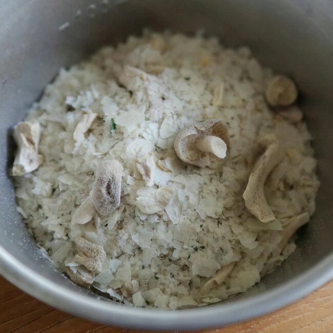 マウンテングルメラボ 香るきのこのポテトピュレ(アルミバッグ) MOUNTAIN GOURMET LAB. Trifolati-style Potato Pur?e 食品 ごはん 山飯 1人前 1食 ギフト プレゼント 保存食 常温保存 登山 キャンプ アウトドア canpanera-10105691 OutdoorStyle サンデーマウンテン サンプル画像2