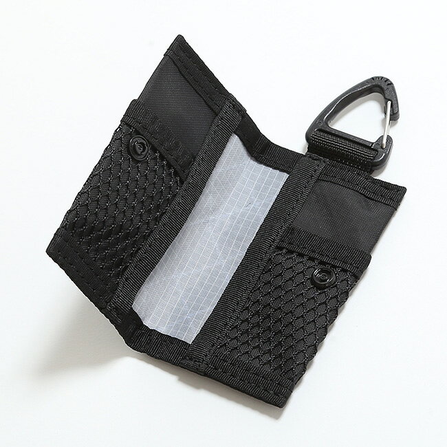 OutdoorStyle サンデーマウンテンのネバーウェイステッド ハーフティッシュ NEVER WASTED HALF TISSUE NW05 小物 収納 コンパクト ポケットティッシュ 二つ折り ティッシュケース メッシュ ミニサイズ 携帯用 持ち運び 軽量 デイリー タウンユース フェス ハイキング 登山 旅行 おしゃれ キャンプ アウトドア｜アングル2
