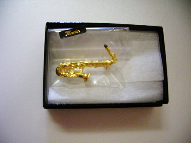 サックスブローチ お取り寄せ商品 楽器 ブローチ 音楽雑貨 ブラスバンド