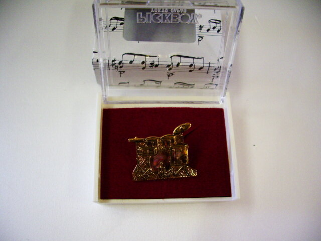 ドラムブローチ お取り寄せ商品 記念品に最適ブローチ 吹奏楽部 ブラスバンド ラッピングが可愛い楽器 ブローチ ピアノ教室