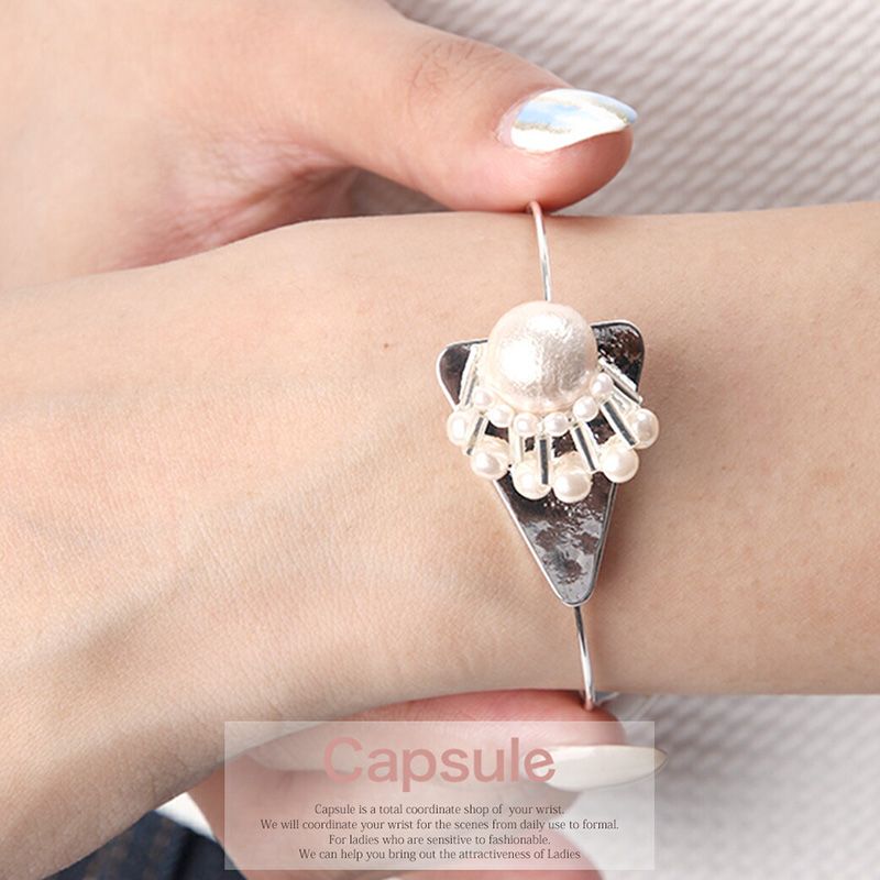 パールアクセが好き レディース アクセ 女性向け クリスマス プレゼント 妻 彼女 パール 大きめ ブレスレット おしゃれ ドレス 三角 メタル シルバー 羽 ...