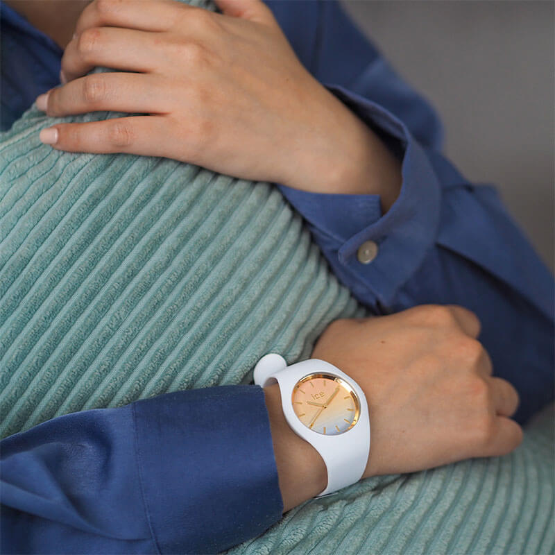 アイス ウォッチ 腕時計 ICE WATCH 時計 アイスサンセット sunset レディース 女性 ピンク 水色 ホワイト ラバーバンド ミディアム スポーツ アウトドア おすすめ おしゃれ ブランド プレゼント ギフト