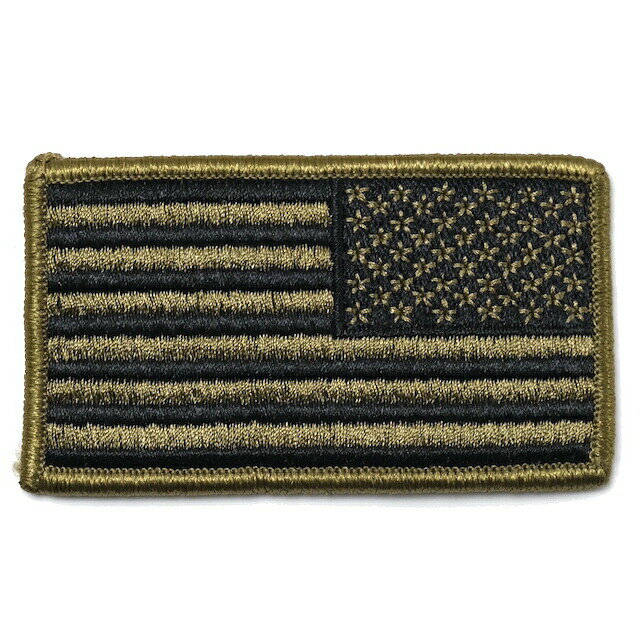 Military Patch（ミリタリーパッチ）米軍放出品 US フラッグ リバース 陸軍用 OCP [MultiCam用] SSI, TACTICAL FLAG,OCP W/HOOK ミリタリー仕様の縦横比率米国旗です OCPカラーのタクティカル USフラッグ 米国旗 リバース（逆向き）仕様 新型のフック（面ファスナー）を採用、他の衣類に擦れにくい構造のタイプの上に、刺繍部分の端を巻き込んだ形で縫いつけられているため、フックと刺繍部分が剥がれにくくなっています。 リバースなので、ジャケットの右袖につけるのが一般的ですがワンポイントでヘルメットバッグ等につけても雰囲気が出ますね。 ・コンディション:新品 ・サイズ:約 縦5×横8cm（ミリタリー比率） ・米国旗, アメリカ国旗, US FLAG,
