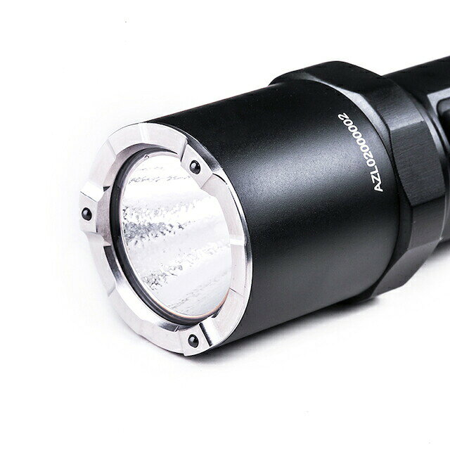 CAPTAIN TOM’sのNEXTORCH（ネクストーチ）P80 Flashlight [2100ルーメン][充電式フラッシュライト][3段階調光＋ストロボ点灯]｜アングル3
