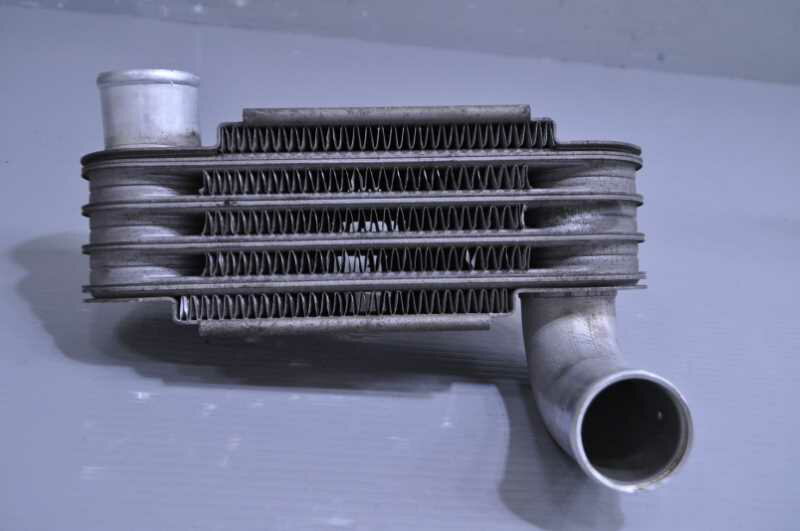 プレオ 中期(RA1 RA2) 純正 SHOWA BENKO 破損無 取付OK インタークーラー 112082km 21820KA10 / 21821KA121 k088762 中古20250206