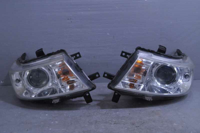 AZワゴン 後期(MJ23S) 純正 コイト 破損無 取付OK 動作保証 ヘッドライト 左右セット バラスト HID キセノン レベライザー付 右 左 100-59191 /1A45-51-031 1A43-51-041 k082426 中古20240508